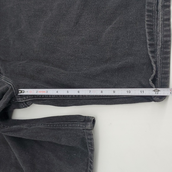 Vintage 2000 Tommy Hilfiger Black Denim Cargo Shorts Sz 33W - Picture 5 of 11